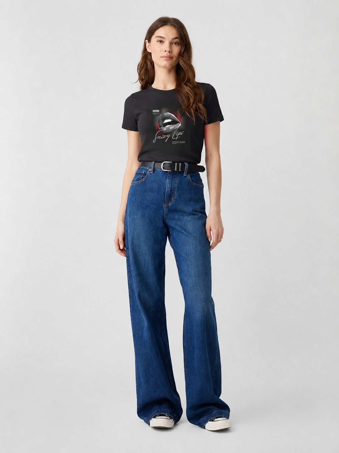 SASSY LIPS - Classic Curved T-Shirt Women